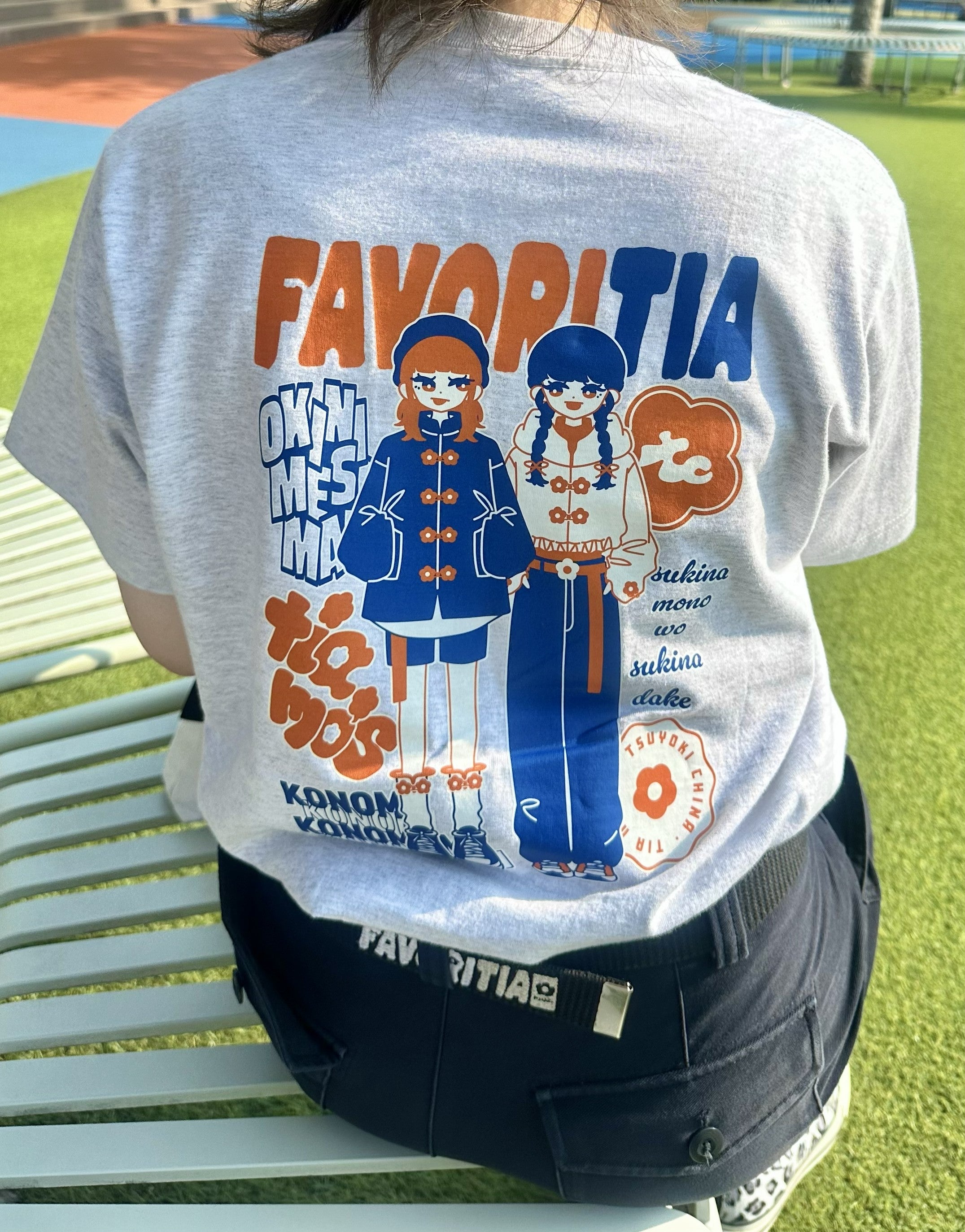 FAVORITIA Tシャツ