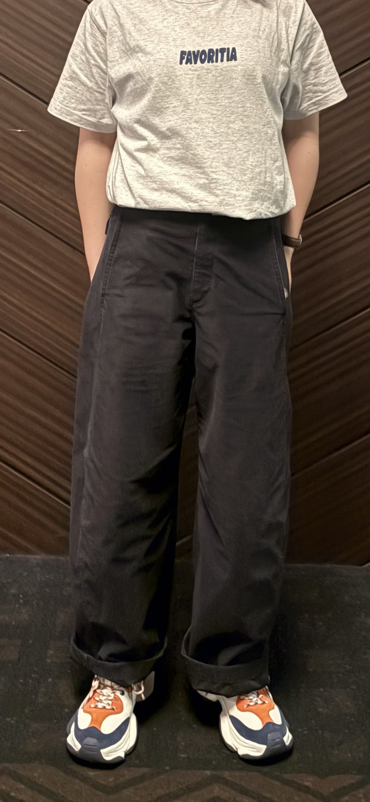 FAVORITIA Tシャツ